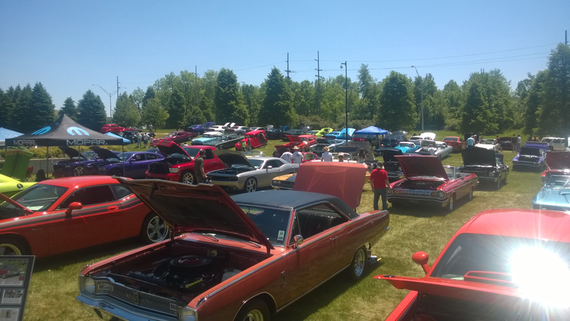 Illustration for article titled The Chrysler Employee Car Show Was Ballin'tastic